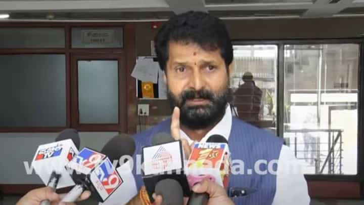 ಅತಿಹೆಚ್ಚು ಭ್ರಷ್ಟಾಚಾರ ಮತ್ತು ಬೇಲೆಯೇರಿಕೆಯ ದಾಖಲೆಯನ್ನು ಸಿದ್ದರಾಮಯ್ಯ ಸರ್ಕಾರ ಸ್ಥಾಪಿಸಿದೆ: ಸಿಟಿ ರವಿ ಅತಿಹೆಚ್ಚು ಭ್ರಷ್ಟಾಚಾರ ಮತ್ತು ಬೇಲೆಯೇರಿಕೆಯ ದಾಖಲೆಯನ್ನು ಸಿದ್ದರಾಮಯ್ಯ ಸರ್ಕಾರ ಸ್ಥಾಪಿಸಿದೆ: ಸಿಟಿ ರವಿ