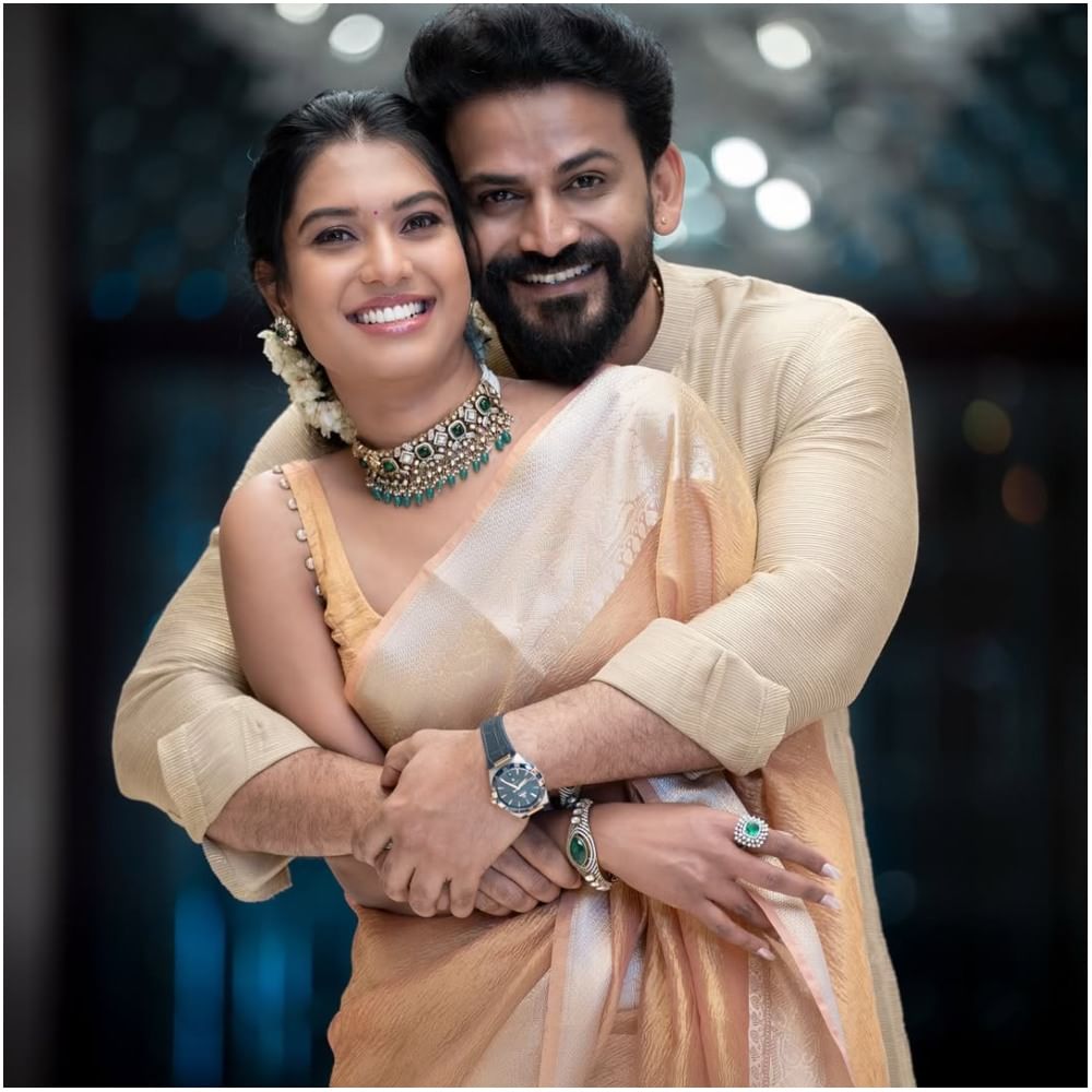 ಡಾಲಿ ಧನಂಜಯ್ ಅವರು ವಿವಾಹ ಆಗ್ತಿರೋದು ಧನ್ಯತಾ ಅವರನ್ನು. ಅವರು ವೃತ್ತಿಯಲ್ಲಿ ವೈದ್ಯೆ. ಫೆಬ್ರವರಿ 16ರಂದು ಧನಂಜಯ್ ಅವರು ಮೈಸೂರಿನಲ್ಲಿ ವಿವಾಹ ಆಗುತ್ತಿದ್ದಾರೆ.  