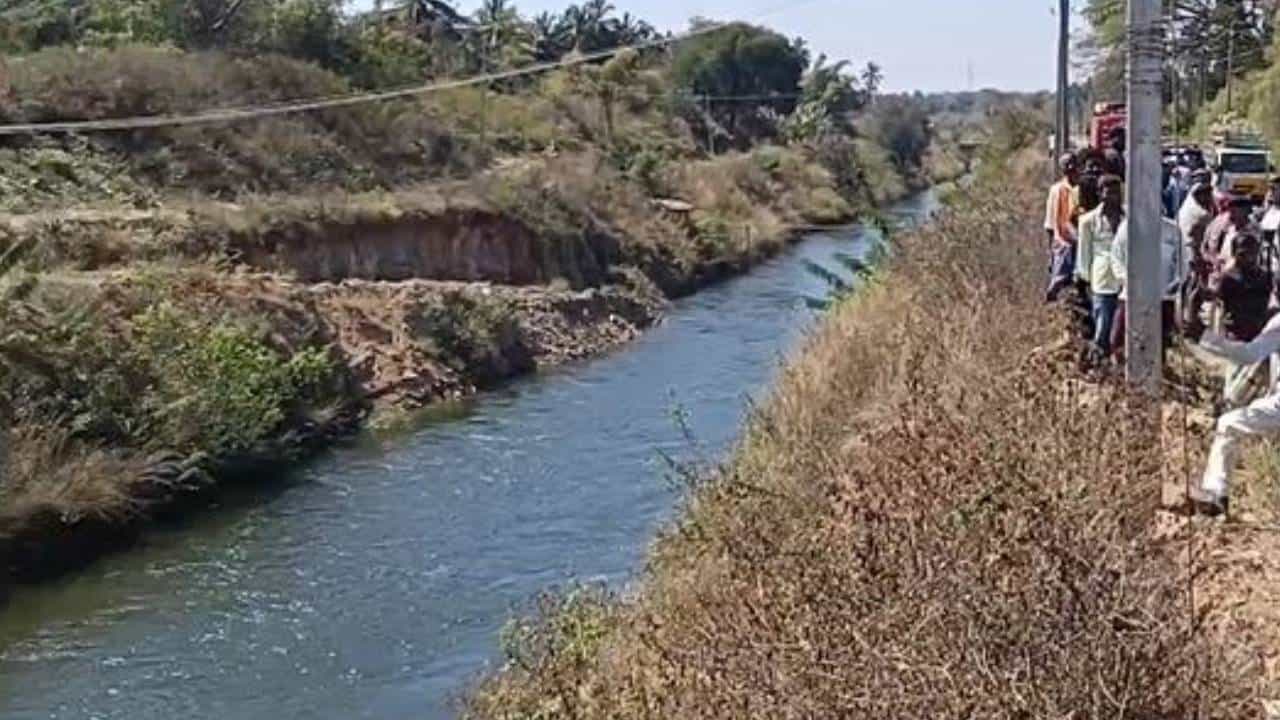 ಚಾಲಕನ ನಿಯಂತ್ರಣ ತಪ್ಪಿ ವಿಸಿ ನಾಲೆಗೆ ಬಿದ್ದ ಕಾರು: ನಾಲ್ವರ ಪೈಕಿ ಮೂವರು ಸಾವು, ಓರ್ವನ ರಕ್ಷಣೆ