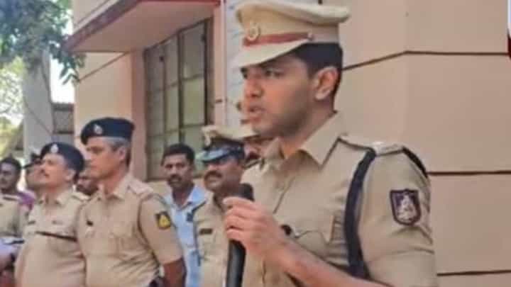 ಬೆಳಗಾವಿ ಖಡೇಬಜಾರ್ ಎಸಿಪಿ ಕಚೇರಿ ಆವರಣದಲ್ಲಿ ಡಿಸಿಪಿ ರೋಹನ್ ಜಗದೀಶ್ರಿಂದ ರೌಡಿ ಪರೇಡ್ ಬೆಳಗಾವಿ ಖಡೇಬಜಾರ್ ಎಸಿಪಿ ಕಚೇರಿ ಆವರಣದಲ್ಲಿ ಡಿಸಿಪಿ ರೋಹನ್ ಜಗದೀಶ್ರಿಂದ ರೌಡಿ ಪರೇಡ್