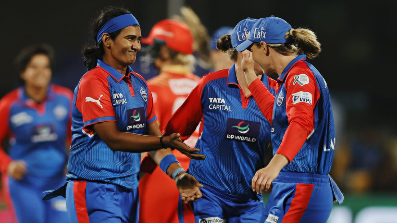 WPL 2025: ಗುಜರಾತ್ ವಿರುದ್ಧ ಗೆದ್ದು ಪಾಯಿಂಟ್ ಪಟ್ಟಿಯಲ್ಲಿ ಅಗ್ರಸ್ಥಾನಕ್ಕೇರಿದ ಡೆಲ್ಲಿ; ಜಾರಿದ ಆರ್ಸಿಬಿ WPL 2025: ಗುಜರಾತ್ ವಿರುದ್ಧ ಗೆದ್ದು ಪಾಯಿಂಟ್ ಪಟ್ಟಿಯಲ್ಲಿ ಅಗ್ರಸ್ಥಾನಕ್ಕೇರಿದ ಡೆಲ್ಲಿ; ಜಾರಿದ ಆರ್ಸಿಬಿ