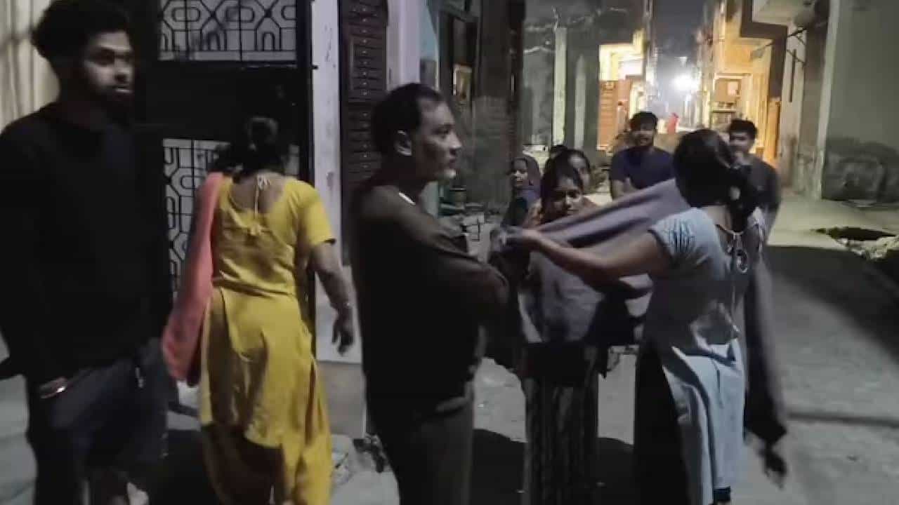 Delhi Earthquake: ದೆಹಲಿ-ಎನ್ಸಿಆರ್ನಲ್ಲಿ 4.0 ತೀವ್ರತೆಯ ಭೂಕಂಪ Delhi Earthquake: ದೆಹಲಿ-ಎನ್ಸಿಆರ್ನಲ್ಲಿ 4.0 ತೀವ್ರತೆಯ ಭೂಕಂಪ