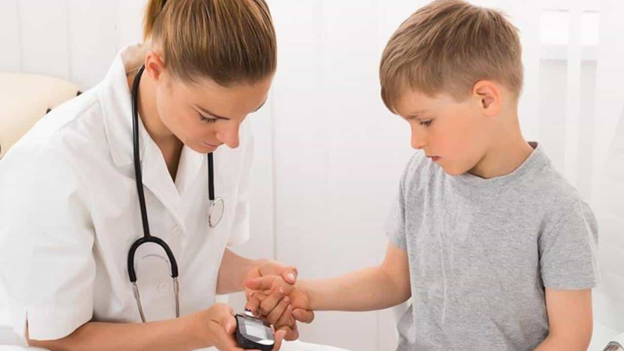Childhood Diabetes Alert: ಮಕ್ಕಳಲ್ಲಿ ಮಧುಮೇಹ ಬರದಂತೆ ತಡೆಯಲು ಈ ಸಲಹೆಗಳನ್ನು ಪಾಲಿಸಿ Childhood Diabetes Alert: ಮಕ್ಕಳಲ್ಲಿ ಮಧುಮೇಹ ಬರದಂತೆ ತಡೆಯಲು ಈ ಸಲಹೆಗಳನ್ನು ಪಾಲಿಸಿ