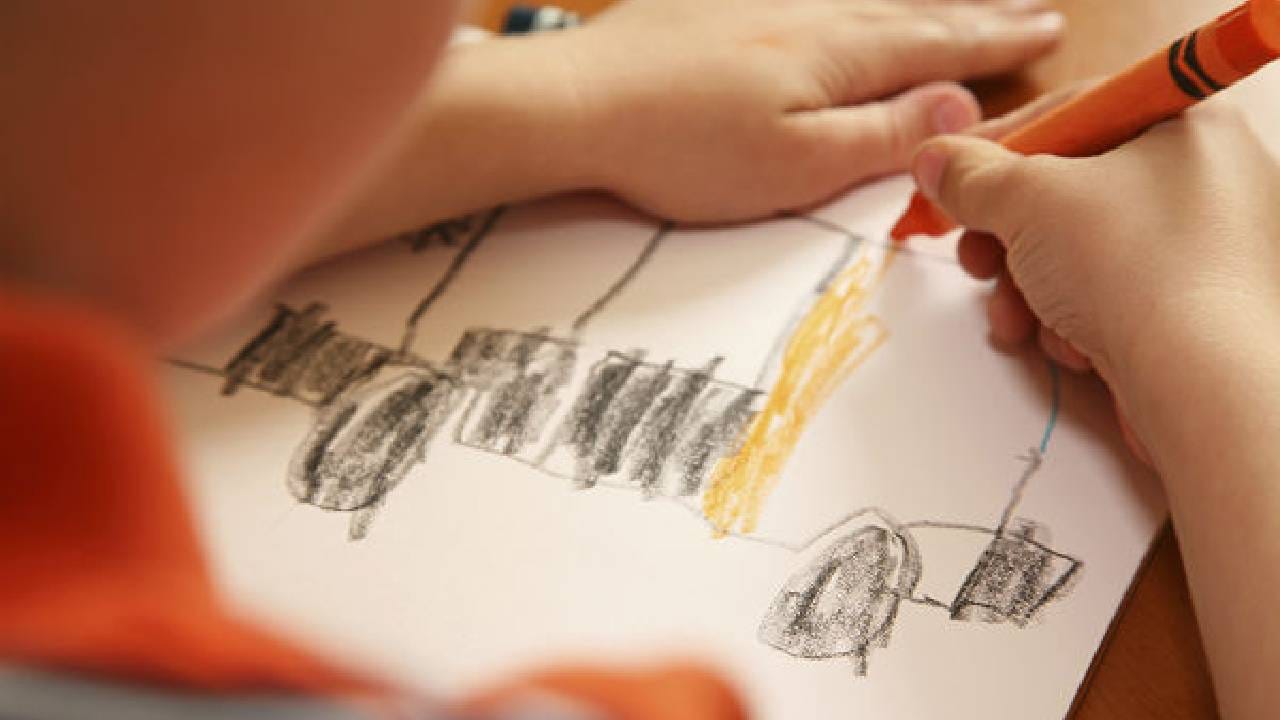 ಝಾನ್ಸಿ: ಅಪ್ಪನೇ ಅಮ್ಮನನ್ನು ಕೊಂದಿದ್ದು, 4 ವರ್ಷದ ಮಗು ಬಿಡಿಸಿದ ಚಿತ್ರದಿಂದ ಬಯಲಾಯ್ತು ಕೊಲೆ ರಹಸ್ಯ