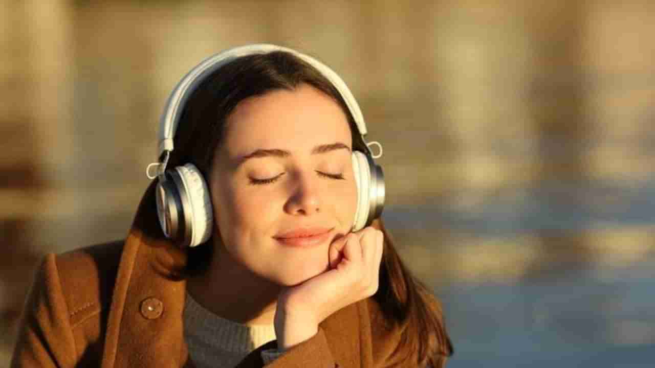 ಪ್ರತಿನಿತ್ಯ ಇಯರ್ ಫೋನ್, ಹೆಡ್ ಫೋನ್ ಬಳಕೆ ಮಾಡುತ್ತೀರಾ! ಸ್ವಲ್ಪ ದಿನದಲ್ಲಿ ಕಿವಿ ಕೇಳಿಸದಿರಬಹುದು ಎಚ್ಚರ