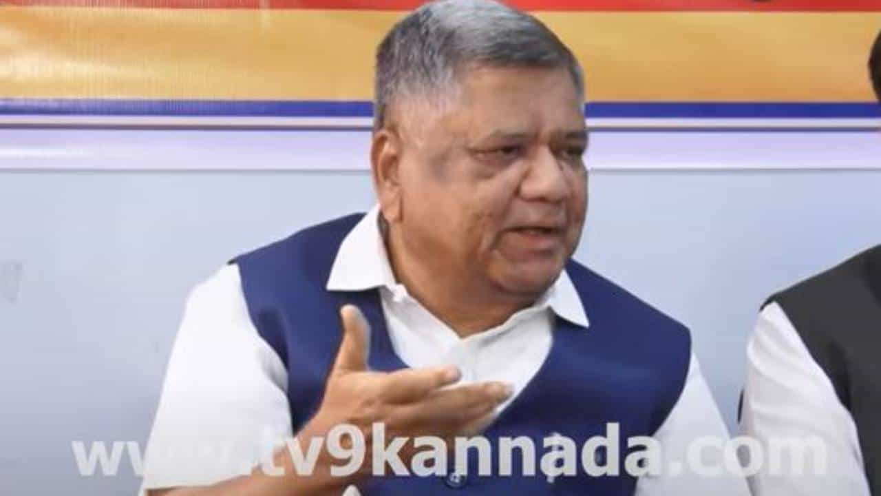 ಸಾಂಬ್ರಾ ವಿಮಾನ ನಿಲ್ದಾಣಕ್ಕೆ 4-ಲೇನ್ ರಸ್ತೆ ಆಗಬೇಕಿದೆ, ಜಾರಕಿಹೊಳಿ ಜೊತೆ ಚರ್ಚೆ ಆಗಿದೆ: ಜಗದೀಶ್ ಶೆಟ್ಟರ್ ಸಾಂಬ್ರಾ ವಿಮಾನ ನಿಲ್ದಾಣಕ್ಕೆ 4-ಲೇನ್ ರಸ್ತೆ ಆಗಬೇಕಿದೆ, ಜಾರಕಿಹೊಳಿ ಜೊತೆ ಚರ್ಚೆ ಆಗಿದೆ: ಜಗದೀಶ್ ಶೆಟ್ಟರ್