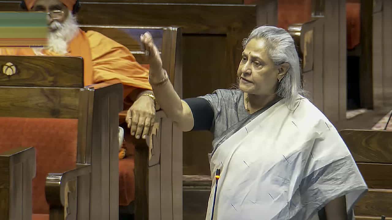 ಮಹಾಕುಂಭದ ಕಾಲ್ತುಳಿತದಲ್ಲಿ ಸತ್ತವರ ಶವವನ್ನು ನದಿಗೆ ಎಸೆಯಲಾಗಿದೆ; ಜಯಾ ಬಚ್ಚನ್ ಆರೋಪ ಮಹಾಕುಂಭದ ಕಾಲ್ತುಳಿತದಲ್ಲಿ ಸತ್ತವರ ಶವವನ್ನು ನದಿಗೆ ಎಸೆಯಲಾಗಿದೆ; ಜಯಾ ಬಚ್ಚನ್ ಆರೋಪ