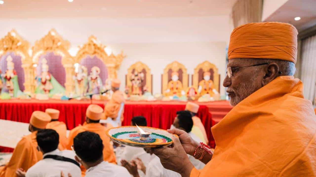 ದಕ್ಷಿಣ ಆಫ್ರಿಕಾದಲ್ಲಿ ಉದ್ಘಾಟನೆಗೊಂಡ ಅತಿ ದೊಡ್ಡ ಹಿಂದೂ ದೇವಾಲಯ