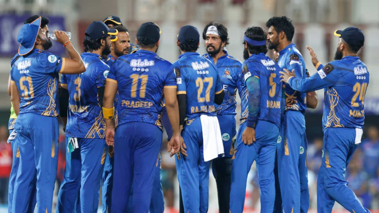 CCL 2025: ಸೆಮಿಫೈನಲ್ ಪಂದ್ಯಕ್ಕೂ ಮುನ್ನ ಕರ್ನಾಟಕ ತಂಡ ಸೇರಿಕೊಂಡ ಬಾಹುಬಲಿ CCL 2025: ಸೆಮಿಫೈನಲ್ ಪಂದ್ಯಕ್ಕೂ ಮುನ್ನ ಕರ್ನಾಟಕ ತಂಡ ಸೇರಿಕೊಂಡ ಬಾಹುಬಲಿ