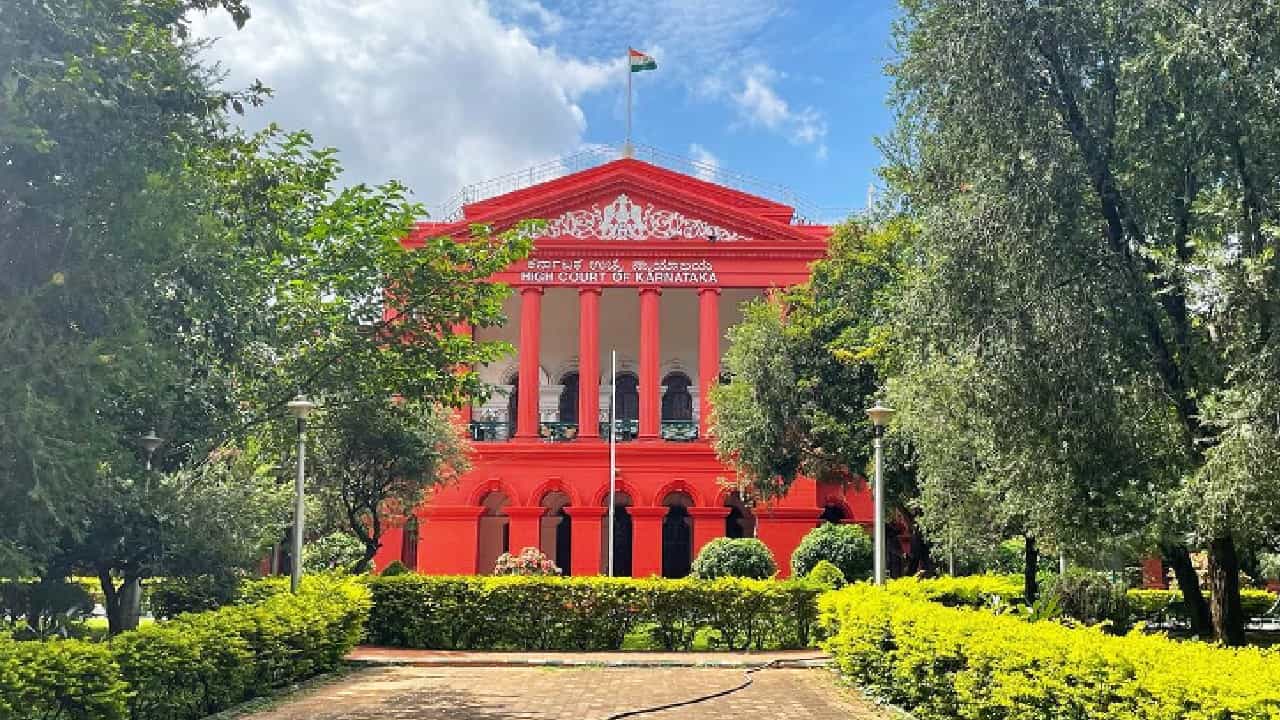 ಮುಡಾ ಪ್ರಕರಣ; ಸಿಎಂ ಪತ್ನಿಯ ಇಡಿ ತನಿಖೆಗೆ ನೀಡಿದ್ದ ತಡೆಯಾಜ್ಞೆ ವಿಸ್ತರಿಸಿದ ಹೈಕೋರ್ಟ್ ಮುಡಾ ಪ್ರಕರಣ; ಸಿಎಂ ಪತ್ನಿಯ ಇಡಿ ತನಿಖೆಗೆ ನೀಡಿದ್ದ ತಡೆಯಾಜ್ಞೆ ವಿಸ್ತರಿಸಿದ ಹೈಕೋರ್ಟ್