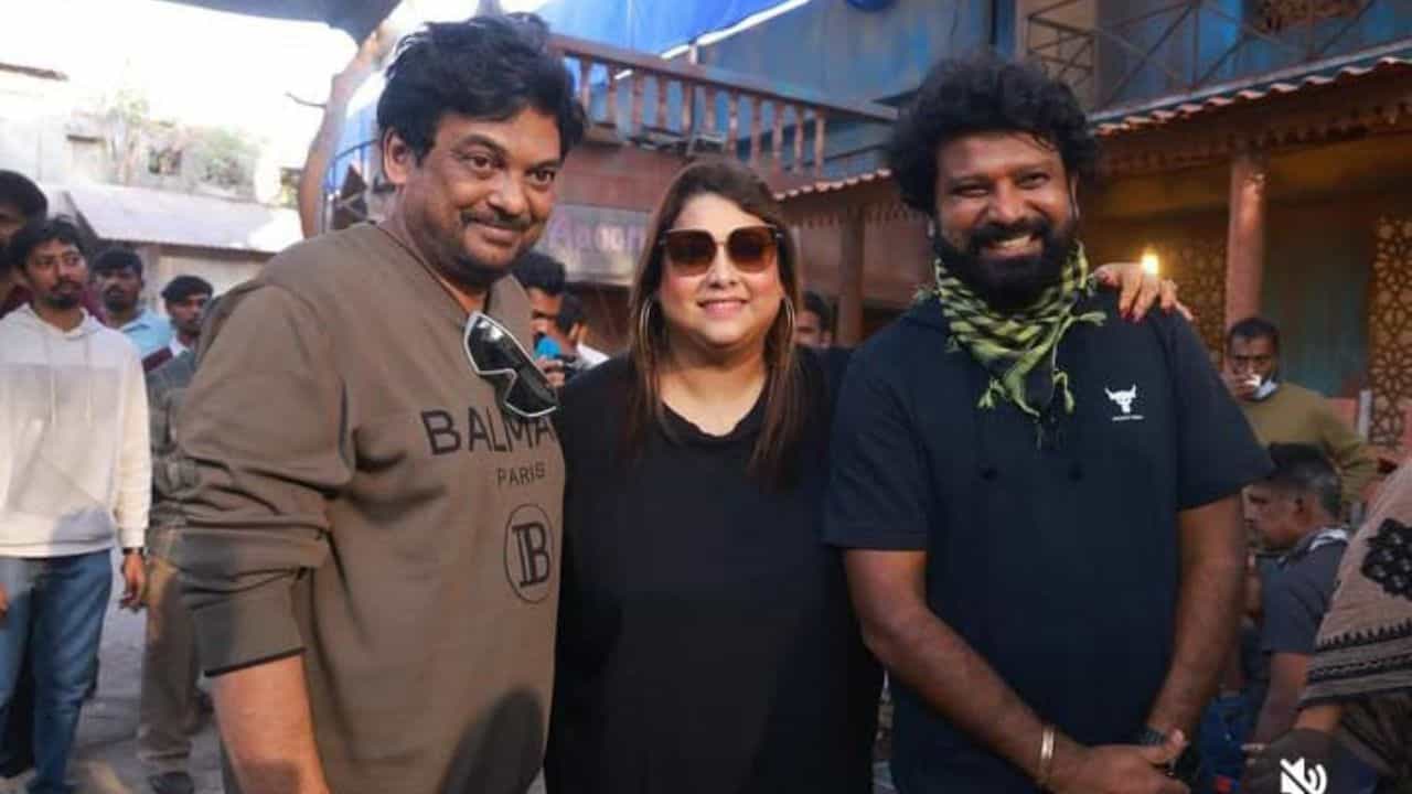 ‘ಕೆಡಿ’ ಸೆಟ್ಗೆ ಬಂದ ಪುರಿ ಜಗನ್ನಾಥ್, ಭಾವುಕರಾದ ರಕ್ಷಿತಾ ಪ್ರೇಮ್ ‘ಕೆಡಿ’ ಸೆಟ್ಗೆ ಬಂದ ಪುರಿ ಜಗನ್ನಾಥ್, ಭಾವುಕರಾದ ರಕ್ಷಿತಾ ಪ್ರೇಮ್