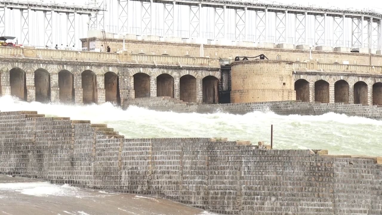 ಮಂಡ್ಯದಲ್ಲಿ ಕಾಂಗ್ರೆಸ್ ಜೆಡಿಎಸ್ ವಾಟರ್ ವಾರ್, ಕಾವೇರಿ ಆರನೇ ಹಂತದ ಯೋಜನೆಗೆ ದಳ ವಿರೋಧ: ಕಾರಣವೇನು? ಮಂಡ್ಯದಲ್ಲಿ ಕಾಂಗ್ರೆಸ್ ಜೆಡಿಎಸ್ ವಾಟರ್ ವಾರ್, ಕಾವೇರಿ ಆರನೇ ಹಂತದ ಯೋಜನೆಗೆ ದಳ ವಿರೋಧ: ಕಾರಣವೇನು?