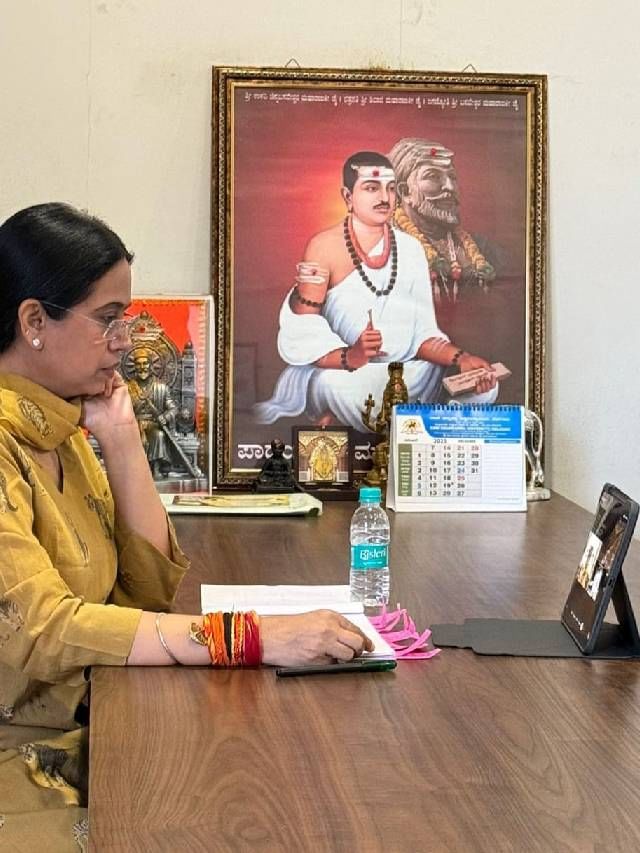 ವರ್ಕ್​ ಫ್ರಮ್​ ಹೋಮ್ ಮಾಡುತ್ತಿರುವ ಸಚಿವೆ ಹೆಬ್ಬಾಳ್ಕರ್