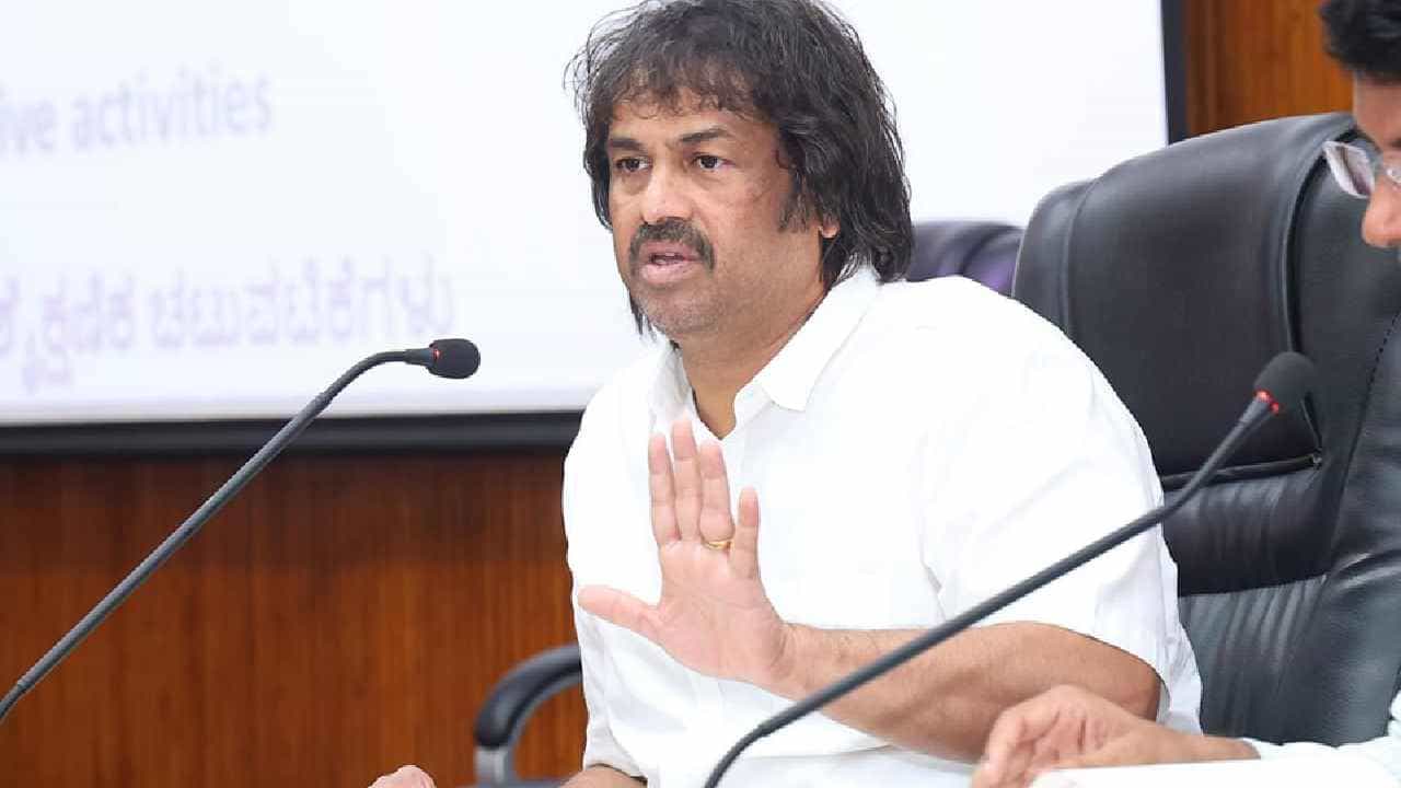 ಈ ಬಾರಿ SSLC ವಿದ್ಯಾರ್ಥಿಗಳಿಗೆ ಗ್ರೇಸ್ ಮಾರ್ಕ್ಸ್ ಇಲ್ಲ: ಹಿಜಾಬ್ ಬಗ್ಗೆ ಸಚಿವರು ಹೇಳಿದ್ದಿಷ್ಟು..! ಈ ಬಾರಿ SSLC ವಿದ್ಯಾರ್ಥಿಗಳಿಗೆ ಗ್ರೇಸ್ ಮಾರ್ಕ್ಸ್ ಇಲ್ಲ: ಹಿಜಾಬ್ ಬಗ್ಗೆ ಸಚಿವರು ಹೇಳಿದ್ದಿಷ್ಟು..!