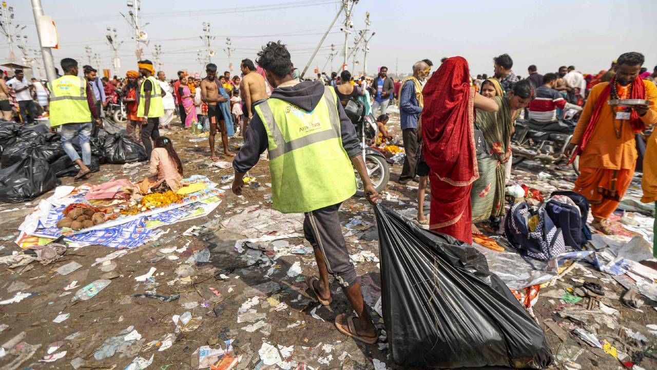 21,000 ಕಿಮೀ ಕಂಬಗಳು, 100 ಕಿಮೀ ಬಟ್ಟೆಗಳು; ವಾಟರ್ ಡ್ರೋನ್, ಎಐ ಕ್ಯಾಮರಾಗಳು... ಅಬ್ಬಬ್ಬ ಅನಿಸುವಂತಿತ್ತು ಮಹಾಕುಂಭಕ್ಕೆ ಮಾಡಿದ ವ್ಯವಸ್ಥೆ 21,000 ಕಿಮೀ ಕಂಬಗಳು, 100 ಕಿಮೀ ಬಟ್ಟೆಗಳು; ವಾಟರ್ ಡ್ರೋನ್, ಎಐ ಕ್ಯಾಮರಾಗಳು... ಅಬ್ಬಬ್ಬ ಅನಿಸುವಂತಿತ್ತು ಮಹಾಕುಂಭಕ್ಕೆ ಮಾಡಿದ ವ್ಯವಸ್ಥೆ