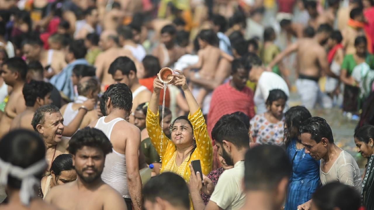 ಮಹಾಕುಂಭದಲ್ಲಿ ಸ್ನಾನ ಮಾಡುವ ಮಹಿಳೆಯರ ವಿಡಿಯೋ ಡಾರ್ಕ್ವೆಬ್ಗೆ ಅಪ್ಲೋಡ್, ಎಚ್ಚರಿಕೆ ಕೊಟ್ಟ ಪೊಲೀಸ್ ಮಹಾಕುಂಭದಲ್ಲಿ ಸ್ನಾನ ಮಾಡುವ ಮಹಿಳೆಯರ ವಿಡಿಯೋ ಡಾರ್ಕ್ವೆಬ್ಗೆ ಅಪ್ಲೋಡ್, ಎಚ್ಚರಿಕೆ ಕೊಟ್ಟ ಪೊಲೀಸ್