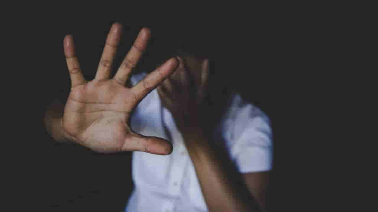 ಜೂನಿಯರ್ಗಳ ಬಟ್ಟೆ ಬಿಚ್ಚಿ, ಗುಪ್ತಾಂಗಕ್ಕೆ ಡಂಬ್ಬೆಲ್ ಕಟ್ಟಿ ರ್ಯಾಗಿಂಗ್; ಕೇರಳದ ಕಾಲೇಜಿನಲ್ಲಿ ಆಘಾತಕಾರಿ ಘಟನೆ