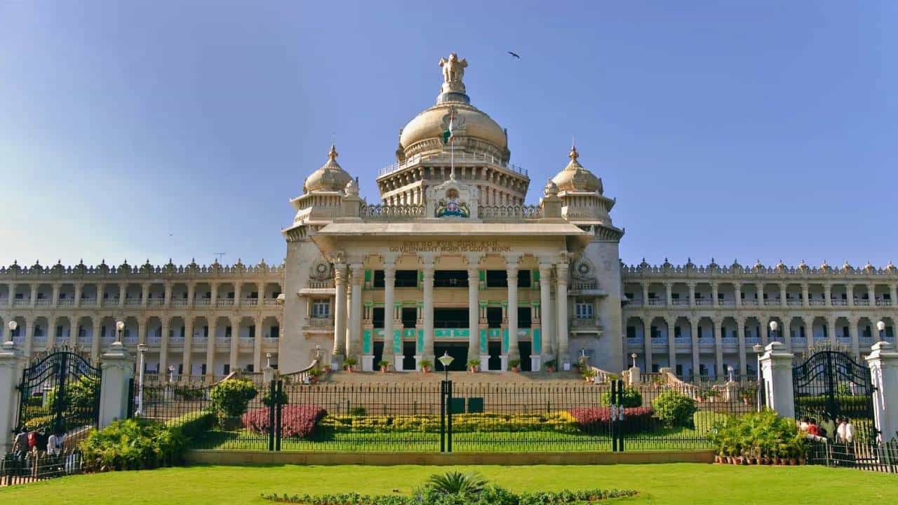 ಫೈನಾನ್ಸ್ ಕಿರುಕುಳಕ್ಕೆ ಕಡಿವಾಣ: ಸರ್ಕಾರದ ಸುಗ್ರೀವಾಜ್ಞೆಯ ಮುಖ್ಯಾಂಶಗಳು ಹೀಗಿವೆ ಫೈನಾನ್ಸ್ ಕಿರುಕುಳಕ್ಕೆ ಕಡಿವಾಣ: ಸರ್ಕಾರದ ಸುಗ್ರೀವಾಜ್ಞೆಯ ಮುಖ್ಯಾಂಶಗಳು ಹೀಗಿವೆ