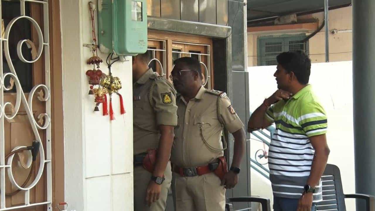 ಕಿರುಸಾಲ, ಬಡ್ಡಿ ವ್ಯವಹಾರ: ವಿಜಯಪುರ ಜಿಲ್ಲೆಯ 25 ಠಾಣಾ ವ್ಯಾಪ್ತಿಯ 104 ಕಡೆ ಪೊಲೀಸರು ದಾಳಿ