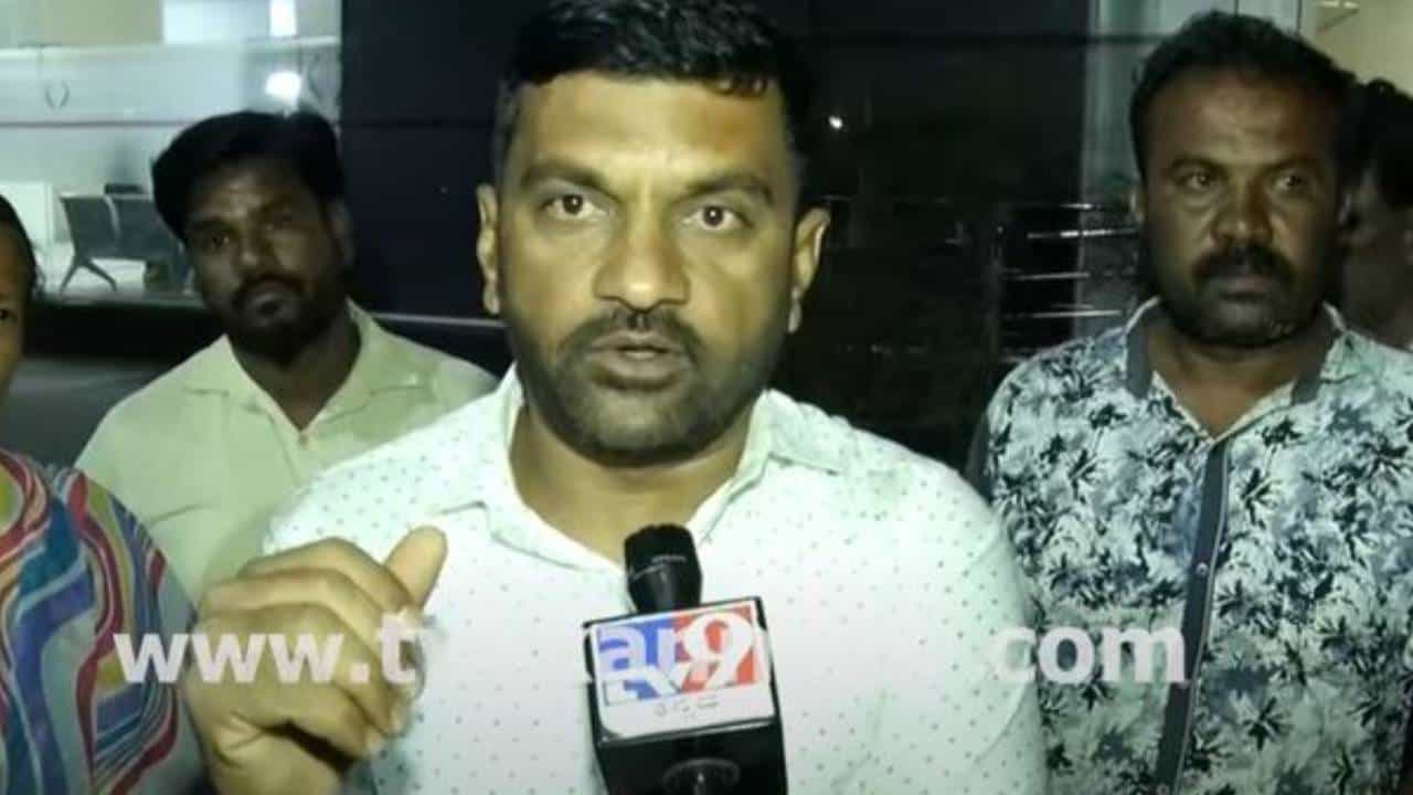 ಮಾತ್ರೆ ಸೇವಿಸಿದ ಯುವಕ ಬದುಕಲಾರ ಅಂತ ಗೊತ್ತಿದ್ದರೂ ಪ್ರಕ್ರಿಯೆ ಆಸ್ಪತ್ರೆ ಅಡ್ಮಿಟ್ ಮಾಡಿಕೊಂಡಿದ್ದು ಯಾಕೆ? ಮಾತ್ರೆ ಸೇವಿಸಿದ ಯುವಕ ಬದುಕಲಾರ ಅಂತ ಗೊತ್ತಿದ್ದರೂ ಪ್ರಕ್ರಿಯೆ ಆಸ್ಪತ್ರೆ ಅಡ್ಮಿಟ್ ಮಾಡಿಕೊಂಡಿದ್ದು ಯಾಕೆ?