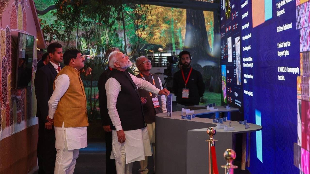 ಅತಿವೇಗದ ಆರ್ಥಿಕತೆ; ಮುಂಬರುವ ವರ್ಷಗಳಲ್ಲೂ ಭಾರತ ಮುಂಚೂಣಿಯಲ್ಲಿ: ಮಧ್ಯಪ್ರದೇಶದಲ್ಲಿ ಪ್ರಧಾನಿ ಹೇಳಿಕೆ ಅತಿವೇಗದ ಆರ್ಥಿಕತೆ; ಮುಂಬರುವ ವರ್ಷಗಳಲ್ಲೂ ಭಾರತ ಮುಂಚೂಣಿಯಲ್ಲಿ: ಮಧ್ಯಪ್ರದೇಶದಲ್ಲಿ ಪ್ರಧಾನಿ ಹೇಳಿಕೆ