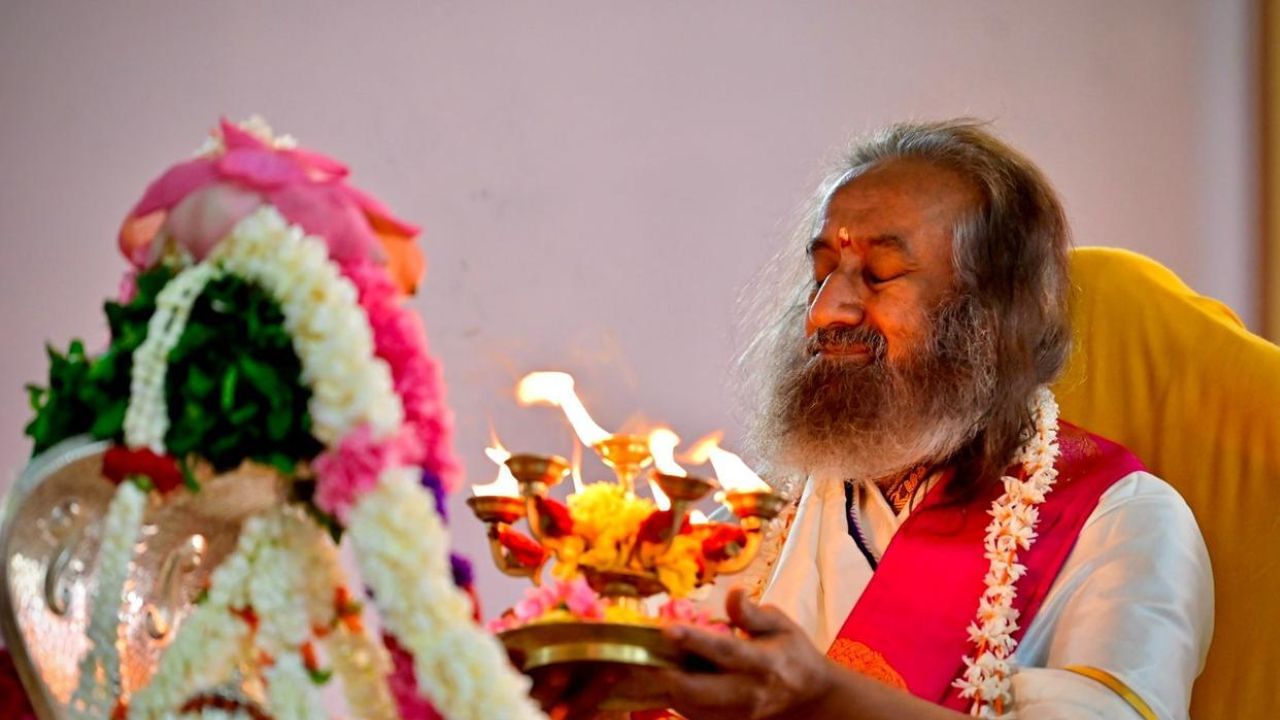Maha Shivaratri 2025 : ಆರ್ಟ್ ಆಫ್ ಲಿವಿಂಗ್ ಆಶ್ರಮದಲ್ಲಿ ಮಹಾ ಶಿವರಾತ್ರಿ ವೈಭವ, 1000 ವರ್ಷಗಳ ಹಳೆಯ ಸೋಮನಾಥ ಜ್ಯೋತಿರ್ಲಿಂಗದ ದರ್ಶನ Maha Shivaratri 2025 : ಆರ್ಟ್ ಆಫ್ ಲಿವಿಂಗ್ ಆಶ್ರಮದಲ್ಲಿ ಮಹಾ ಶಿವರಾತ್ರಿ ವೈಭವ, 1000 ವರ್ಷಗಳ ಹಳೆಯ ಸೋಮನಾಥ ಜ್ಯೋತಿರ್ಲಿಂಗದ ದರ್ಶನ