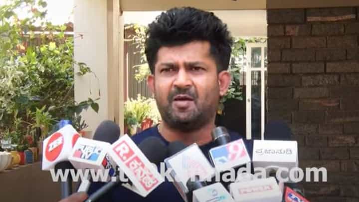 ಯೋಗಿ ಆದಿತ್ಯನಾಥ್ ಅವರಲ್ಲಿರುವ ಎದೆಗಾರಿಕೆ, ಧಾಡಸಿತನ ಸಿದ್ದರಾಮಯ್ಯ ಅವರಲ್ಲಿ ಯಾಕಿಲ್ಲ? ಪ್ರತಾಪ್ ಸಿಂಹ ಯೋಗಿ ಆದಿತ್ಯನಾಥ್ ಅವರಲ್ಲಿರುವ ಎದೆಗಾರಿಕೆ, ಧಾಡಸಿತನ ಸಿದ್ದರಾಮಯ್ಯ ಅವರಲ್ಲಿ ಯಾಕಿಲ್ಲ? ಪ್ರತಾಪ್ ಸಿಂಹ