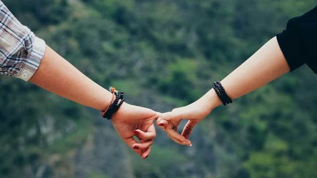 Promise Day Gift Ideas: ನಿಮ್ಮ ಮನದರಸಿಗೆ ಪ್ರಾಮಿಸ್ ಮಾಡುವಾಗ ತಪ್ಪದೇ ಈ ಉಡುಗೊರೆ ನೀಡಿ