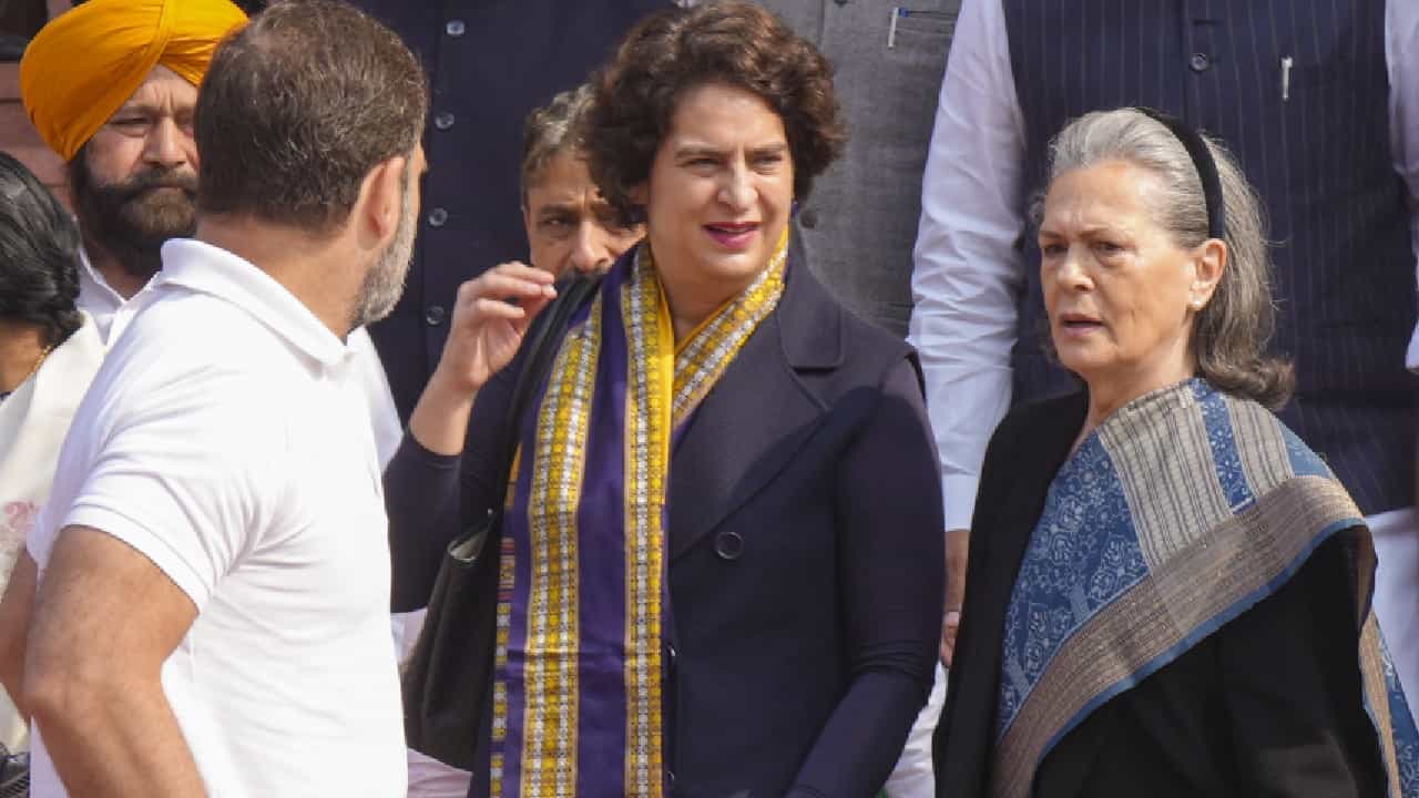 ದೆಹಲಿ ಚುನಾವಣೆಯಲ್ಲಿ ಕಾಂಗ್ರೆಸ್​ಗೆ ಹೀನಾಯ ಸೋಲಿನ ಭವಿಷ್ಯ ನುಡಿದ ಚುನಾವಣೋತ್ತರ ಸಮೀಕ್ಷೆಗಳು