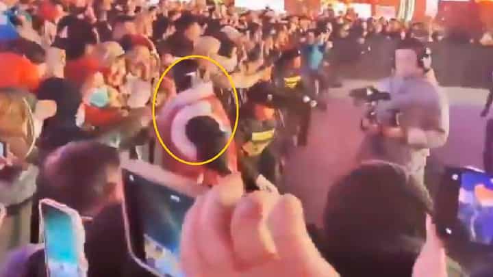 Video: ಚೀನಾ: ಕಾರ್ಯಕ್ರಮವೊಂದರಲ್ಲಿ ಜನರ ಮೇಲೆ ಎಐ ರೊಬೊಟ್ನಿಂದ ಹಲ್ಲೆ Video: ಚೀನಾ: ಕಾರ್ಯಕ್ರಮವೊಂದರಲ್ಲಿ ಜನರ ಮೇಲೆ ಎಐ ರೊಬೊಟ್ನಿಂದ ಹಲ್ಲೆ