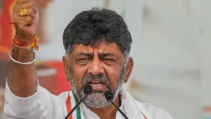 ಎಐಸಿಸಿ ಆಕ್ಷೇಪಣೆಗಳಿಗೆ, ‘ಹಿಂದೂ ಆಗಿ ಹುಟ್ಟಿದ್ದೇನೆ, ಹಿಂದೂವಾಗೇ ಸಾಯುತ್ತೇನೆ’ ಎಂದ ಡಿಕೆ ಶಿವಕುಮಾರ್ ಎಐಸಿಸಿ ಆಕ್ಷೇಪಣೆಗಳಿಗೆ, ‘ಹಿಂದೂ ಆಗಿ ಹುಟ್ಟಿದ್ದೇನೆ, ಹಿಂದೂವಾಗೇ ಸಾಯುತ್ತೇನೆ’ ಎಂದ ಡಿಕೆ ಶಿವಕುಮಾರ್
