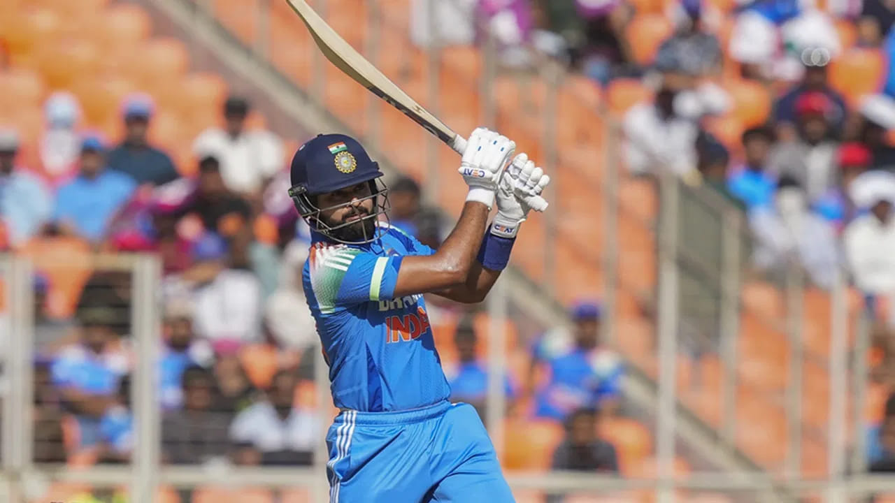 IND vs ENG: ಸರಣಿಯಲ್ಲಿ 175 ರನ್; ಆಕಸ್ಮಿಕವಾಗಿ ಅವಕಾಶ ಪಡೆದು ಅಬ್ಬರಿಸಿದ ಅಯ್ಯರ್ IND vs ENG: ಸರಣಿಯಲ್ಲಿ 175 ರನ್; ಆಕಸ್ಮಿಕವಾಗಿ ಅವಕಾಶ ಪಡೆದು ಅಬ್ಬರಿಸಿದ ಅಯ್ಯರ್