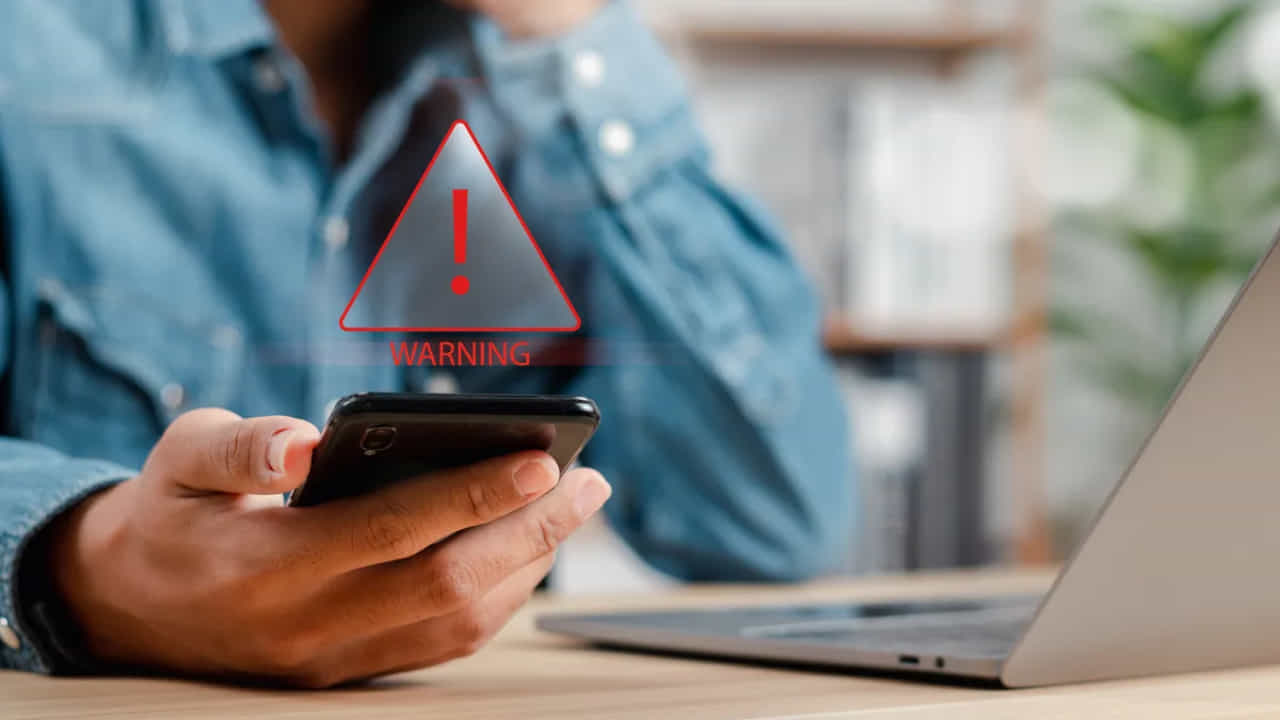 Tech Tips: ನಿಮ್ಮ ಫೋನ್ನಲ್ಲಿ ನೀವು ಇನ್ಸ್ಟಾಲ್ ಮಾಡಿರುವ ಆ್ಯಪ್ಗಳು ಸುರಕ್ಷಿತವೇ ಅಥವಾ ಇಲ್ಲವೇ?, ಹೀಗೆ ತಿಳಿಯಿರಿ Tech Tips: ನಿಮ್ಮ ಫೋನ್ನಲ್ಲಿ ನೀವು ಇನ್ಸ್ಟಾಲ್ ಮಾಡಿರುವ ಆ್ಯಪ್ಗಳು ಸುರಕ್ಷಿತವೇ ಅಥವಾ ಇಲ್ಲವೇ?, ಹೀಗೆ ತಿಳಿಯಿರಿ