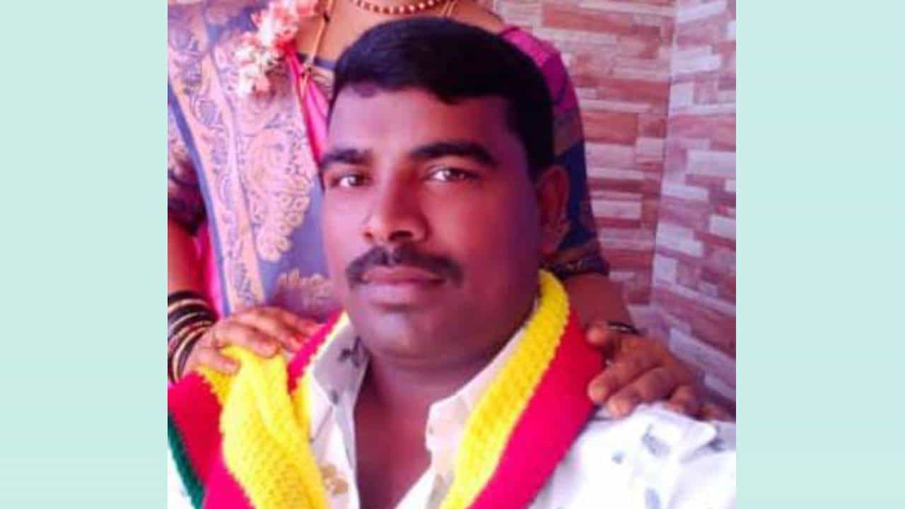 ಸಾಲಗಾರನ ಕಿರುಕುಳಕ್ಕೆ ವ್ಯಕ್ತಿ ಆತ್ಮಹತ್ಯೆ: ಡೆತ್ನೋಟ್ನಲ್ಲಿ ಸ್ಫೋಟಕ ಅಂಶ ಬಯಲು ಸಾಲಗಾರನ ಕಿರುಕುಳಕ್ಕೆ ವ್ಯಕ್ತಿ ಆತ್ಮಹತ್ಯೆ: ಡೆತ್ನೋಟ್ನಲ್ಲಿ ಸ್ಫೋಟಕ ಅಂಶ ಬಯಲು