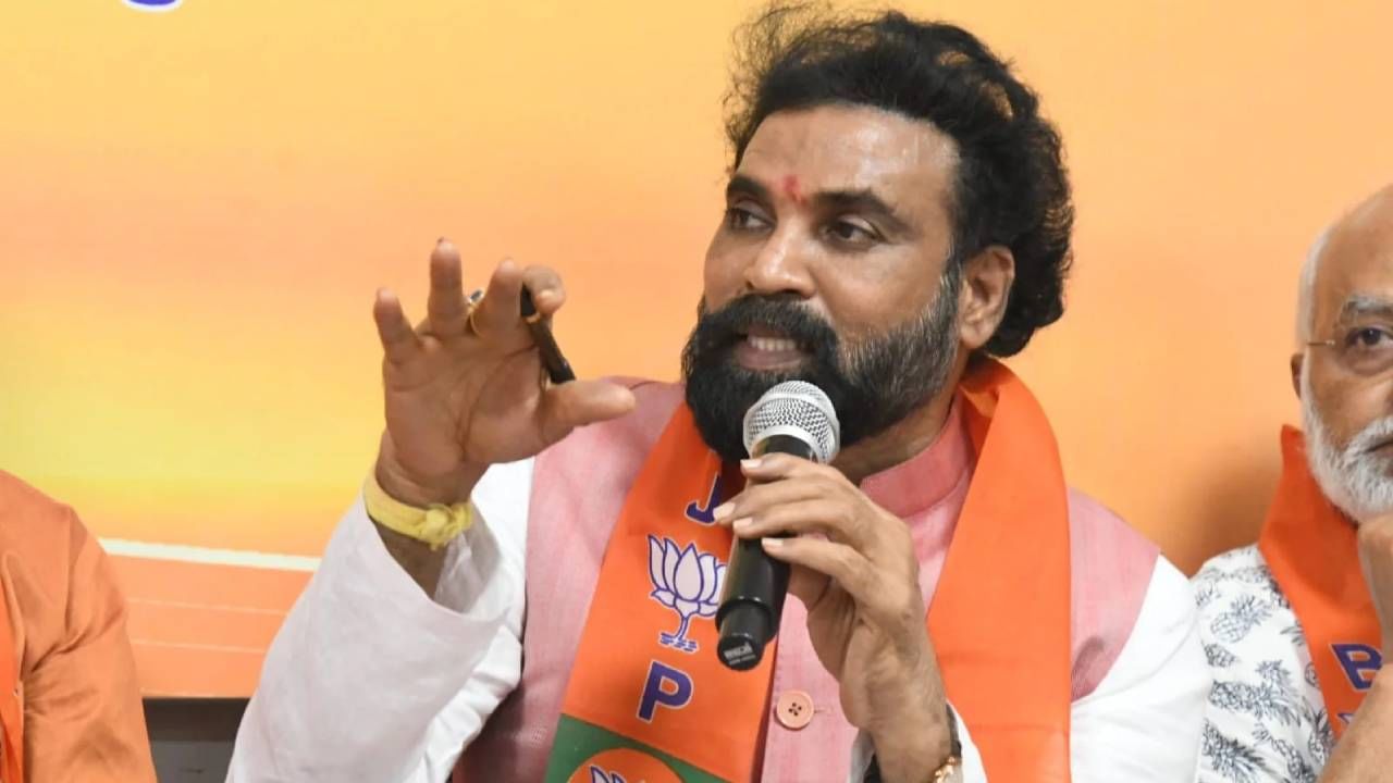 ಒಡೆದ ಮನಸ್ಸುಗಳನ್ನು ಒಂದುಗೂಡಿಸಲು ರಾಜ್ಯಾದ್ಯಂತ ಯಾತ್ರೆ ಮಾಡುವೆ: ಮಾಜಿ ಸಚಿವ ಶ್ರೀರಾಮುಲು