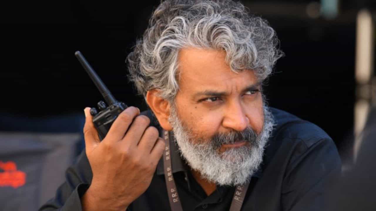SS Rajamouli: ಈ ಎರಡು ಹಾಡುಗಳನ್ನು ರಾಜಮೌಳಿ ಮತ್ತೆ ಮತ್ತೆ ನೋಡ್ತಾರಂತೆ SS Rajamouli: ಈ ಎರಡು ಹಾಡುಗಳನ್ನು ರಾಜಮೌಳಿ ಮತ್ತೆ ಮತ್ತೆ ನೋಡ್ತಾರಂತೆ