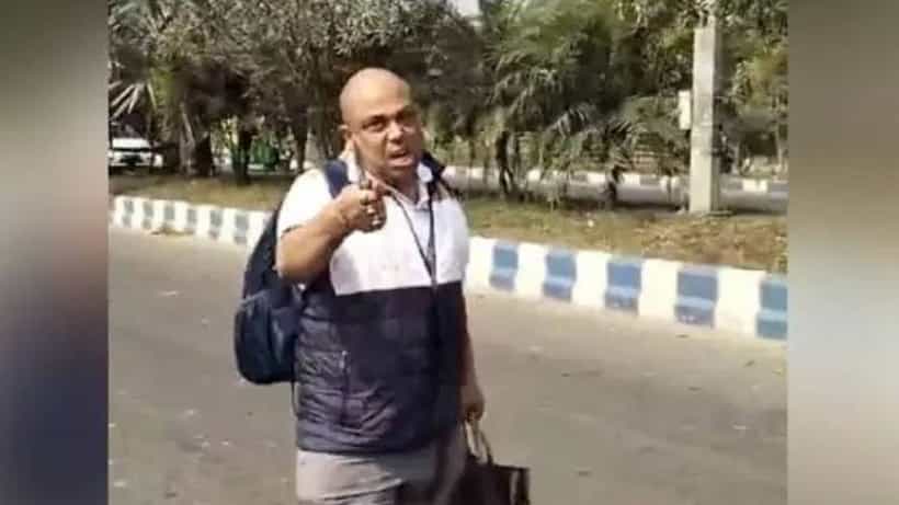 ರಜೆ ಕೊಡಲಿಲ್ಲವೆಂದು ಸಹೋದ್ಯೋಗಿಗೆ ಚಾಕುವಿನಿಂದ ಇರಿದ ಸರ್ಕಾರಿ ನೌಕರ