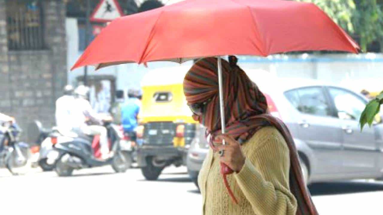 Karnataka Weather: ಕರ್ನಾಟಕದ ಉತ್ತರ ಒಳನಾಡಿನಲ್ಲಿ ಗರಿಷ್ಠ ಉಷ್ಣಾಂಶದಲ್ಲಿ ಏರಿಕೆ Karnataka Weather: ಕರ್ನಾಟಕದ ಉತ್ತರ ಒಳನಾಡಿನಲ್ಲಿ ಗರಿಷ್ಠ ಉಷ್ಣಾಂಶದಲ್ಲಿ ಏರಿಕೆ