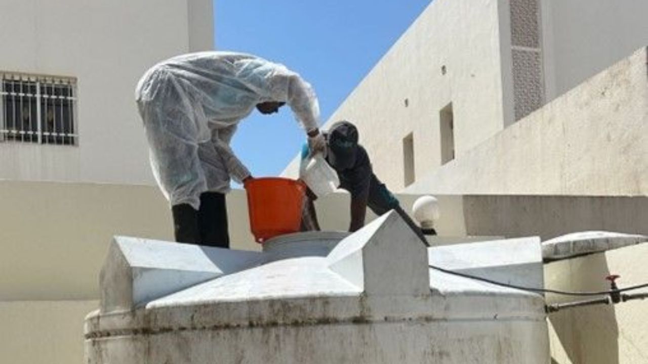 ಮನೆ ಮೇಲಿರುವ ನೀರಿನ ಟ್ಯಾಂಕ್ ಸ್ಪಚ್ಛಗೊಳಿಸುವುದು ಹೇಗೆ? ಇಲ್ಲಿದೆ ಸಿಂಪಲ್ ಟಿಪ್ಸ್ ಮನೆ ಮೇಲಿರುವ ನೀರಿನ ಟ್ಯಾಂಕ್ ಸ್ಪಚ್ಛಗೊಳಿಸುವುದು ಹೇಗೆ? ಇಲ್ಲಿದೆ ಸಿಂಪಲ್ ಟಿಪ್ಸ್