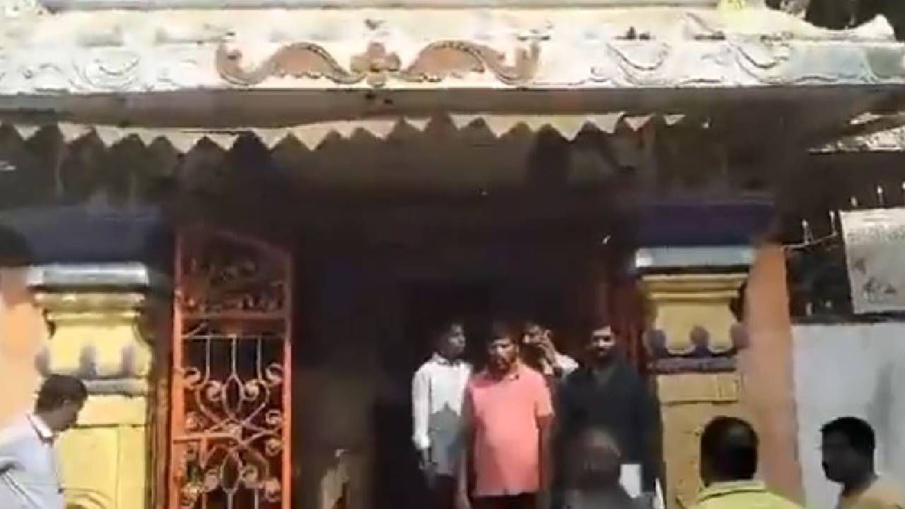 Video: ಹೈದರಾಬಾದ್: ದೇವಾಲಯದ ಗರ್ಭಗುಡಿಗೊಳಗೆ ಮಾಂಸ ಪತ್ತೆ