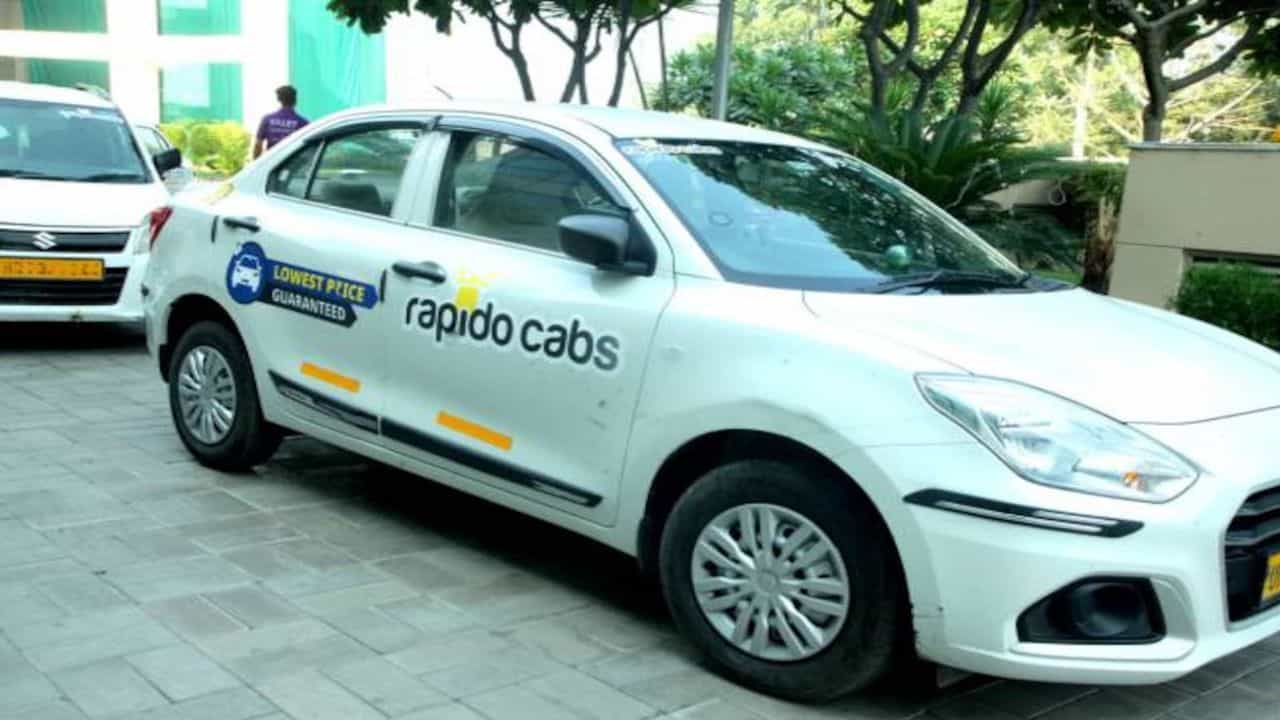 Viral:ಕ್ಯಾಬ್ನಲ್ಲಿ ಕಾಣಿಸಿಕೊಂಡ ಹೆರಿಗೆ ನೋವು; ಮಹಿಳೆಗೆ ಹೆರಿಗೆ ಮಾಡಿಸಲು ಸಹಾಯ ಮಾಡಿದ ರ್ಯಾಪಿಡೋ ಚಾಲಕ Viral:ಕ್ಯಾಬ್ನಲ್ಲಿ ಕಾಣಿಸಿಕೊಂಡ ಹೆರಿಗೆ ನೋವು; ಮಹಿಳೆಗೆ ಹೆರಿಗೆ ಮಾಡಿಸಲು ಸಹಾಯ ಮಾಡಿದ ರ್ಯಾಪಿಡೋ ಚಾಲಕ