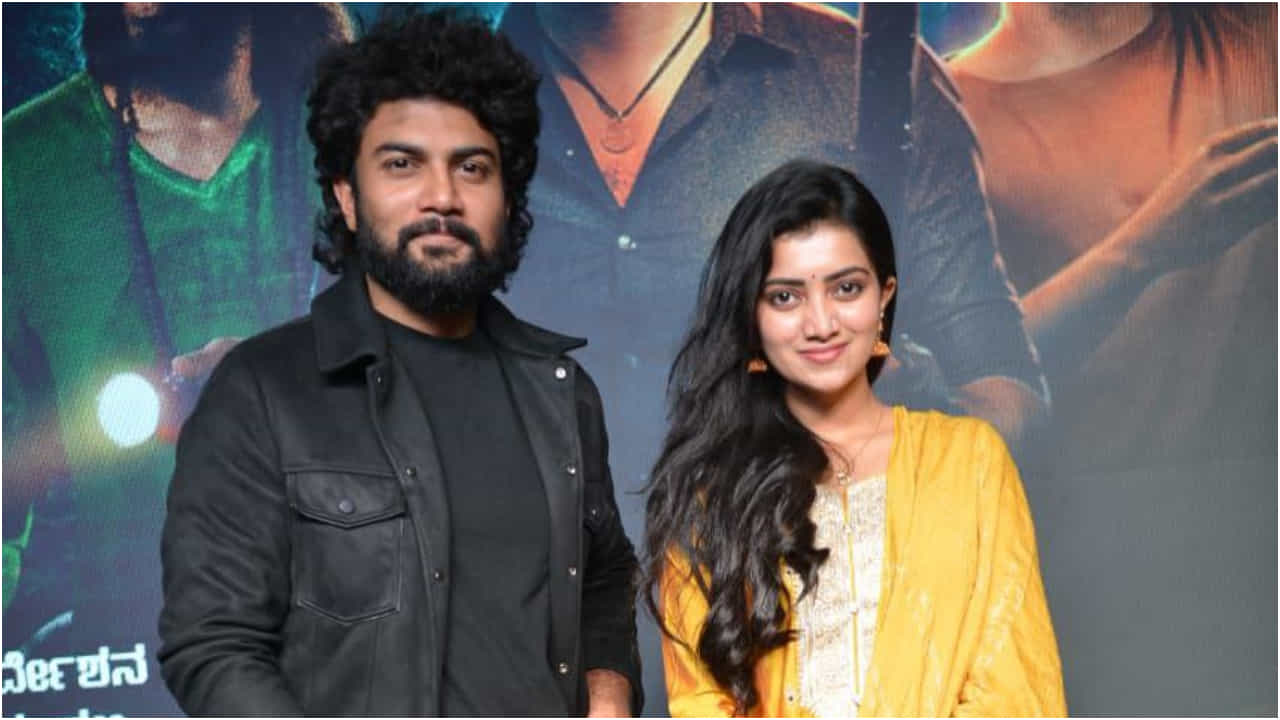 ‘ಅಪಾಯವಿದೆ ಎಚ್ಚರಿಕೆ’ ಸಿನಿಮಾ ಟ್ರೇಲರ್; ‘ಅಣ್ಣಯ್ಯ’ ಧಾರಾವಾಹಿ ನಟ ವಿಕಾಶ್ ಹೀರೋ ‘ಅಪಾಯವಿದೆ ಎಚ್ಚರಿಕೆ’ ಸಿನಿಮಾ ಟ್ರೇಲರ್; ‘ಅಣ್ಣಯ್ಯ’ ಧಾರಾವಾಹಿ ನಟ ವಿಕಾಶ್ ಹೀರೋ