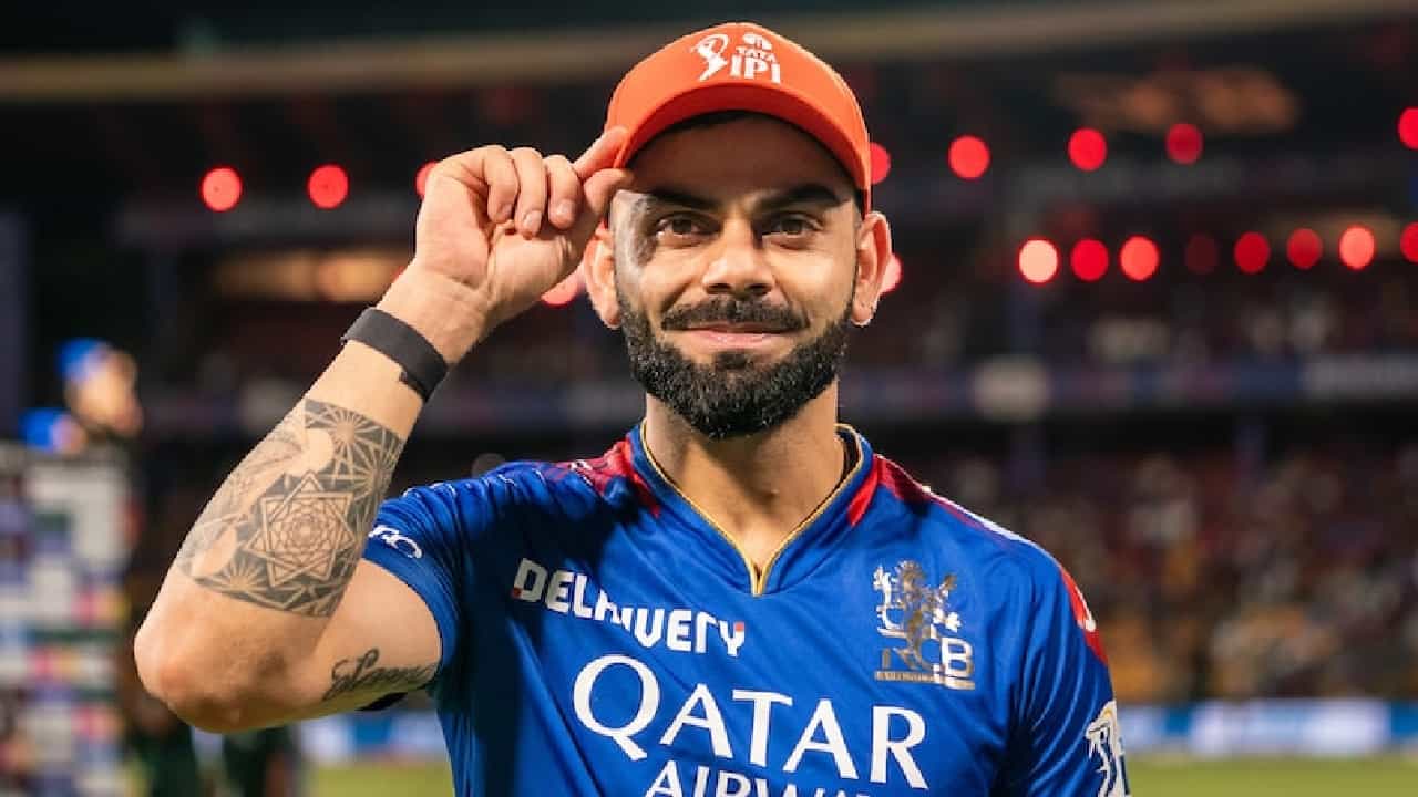 ಇಂಡಿಯನ್ ಪ್ರೀಮಿಯರ್ ಲೀಗ್ (IPL 2025) ಸೀಸನ್-18 ರಲ್ಲಿ ರಾಯಲ್ ಚಾಲೆಂಜರ್ಸ್ ಬೆಂಗಳೂರು (RCB) ತಂಡವನ್ನು ಮುನ್ನಡೆಸುವವರು ಯಾರು? ಈ ಕುತೂಹಲಕಾರಿ ಪ್ರಶ್ನೆಗೆ ಇನ್ನೂ ಸಹ ಉತ್ತರ ಸಿಕ್ಕಿಲ್ಲ. ಆದರೆ ಈ ಬಾರಿ ಆರ್ಸಿಬಿ ತಂಡವನ್ನು ವಿರಾಟ್ ಕೊಹ್ಲಿಯೇ ಮುನ್ನಡೆಸಲಿದ್ದಾರೆ ಎಂಬ ಮಹತ್ವದ ಸುಳಿವು ನೀಡಿದ್ದಾರೆ ಟೀಮ್ ಇಂಡಿಯಾದ ಮಾಜಿ ಆಟಗಾರ ಸುರೇಶ್ ರೈನಾ.