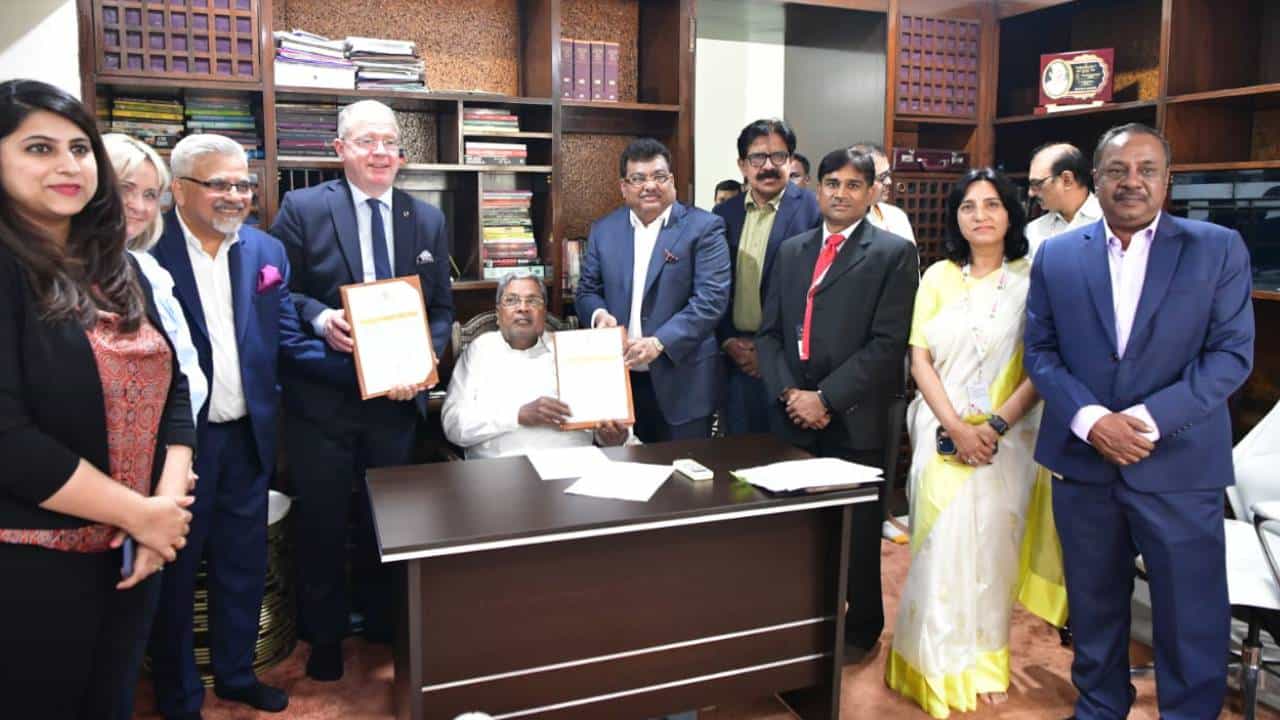 ಇನ್ವೆಸ್ಟ್ ಕರ್ನಾಟಕ: ವೋಲ್ವೋ ಕಂಪನಿಯಿಂದ 1,400 ಕೋಟಿ ರೂ ಹೂಡಿಕೆ, ಸಿಎಂ ಸಮ್ಮುಖದಲ್ಲಿ ಒಡಂಬಡಿಕೆಗೆ ಸಹಿ ಇನ್ವೆಸ್ಟ್ ಕರ್ನಾಟಕ: ವೋಲ್ವೋ ಕಂಪನಿಯಿಂದ 1,400 ಕೋಟಿ ರೂ ಹೂಡಿಕೆ, ಸಿಎಂ ಸಮ್ಮುಖದಲ್ಲಿ ಒಡಂಬಡಿಕೆಗೆ ಸಹಿ