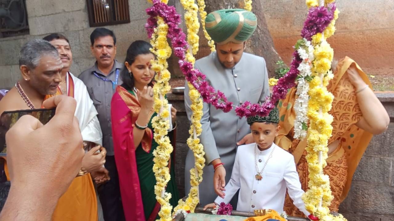 ಪ್ರಮೋದಾದೇವಿ ಸಮ್ಮುಖದಲ್ಲಿ ಯದುವೀರ್​​​ ಎರಡನೇ ಮಗುವಿಗೆ ನಾಮಕರಣ: ಪುಟ್ಟ ರಾಜಕುಮಾರನ ಹೆಸರೇನು ಗೊತ್ತಾ?