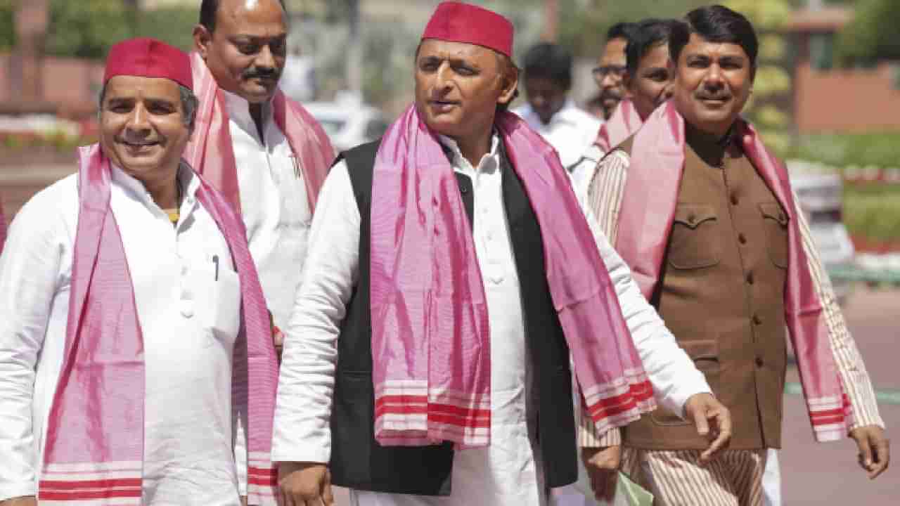 ಉತ್ತರ ಪ್ರದೇಶದಲ್ಲಿ ಗೋಶಾಲೆಗಳ ಕುರಿತು ಅಖಿಲೇಶ್ ಯಾದವ್ ವಿವಾದಾತ್ಮಕ ಹೇಳಿಕೆ; ಹಿಂದೂ ನಂಬಿಕೆಗೆ ಅವಮಾನವೆಂದು ಬಿಜೆಪಿ ವಾಗ್ದಾಳಿ