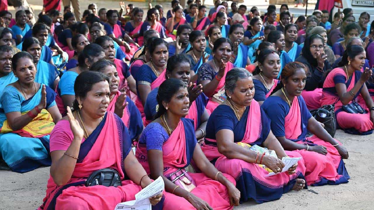 Karnataka Budget 2025: ಕರ್ನಾಟಕ ಬಜೆಟ್: ಅಂಗನವಾಡಿ ಕಾರ್ಯಕರ್ತೆಯರು, ಸಹಾಯಕರ ಸಹಾಯ ಧನ ಹೆಚ್ಚಳ Karnataka Budget 2025: ಕರ್ನಾಟಕ ಬಜೆಟ್: ಅಂಗನವಾಡಿ ಕಾರ್ಯಕರ್ತೆಯರು, ಸಹಾಯಕರ ಸಹಾಯ ಧನ ಹೆಚ್ಚಳ