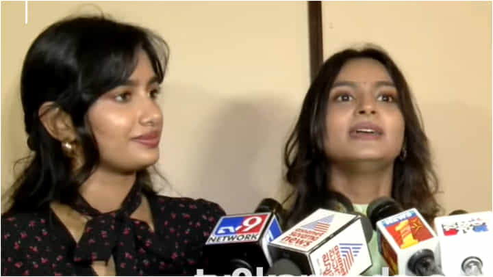 ಪ್ರೇಕ್ಷಕರ ನಗು-ಅಳು ನೋಡಿ ‘ಮನದ ಕಡಲು’ ನಾಯಕಿಯರು ಹೇಳಿದ್ದೇನು ನೋಡಿ.. ಪ್ರೇಕ್ಷಕರ ನಗು-ಅಳು ನೋಡಿ ‘ಮನದ ಕಡಲು’ ನಾಯಕಿಯರು ಹೇಳಿದ್ದೇನು ನೋಡಿ..