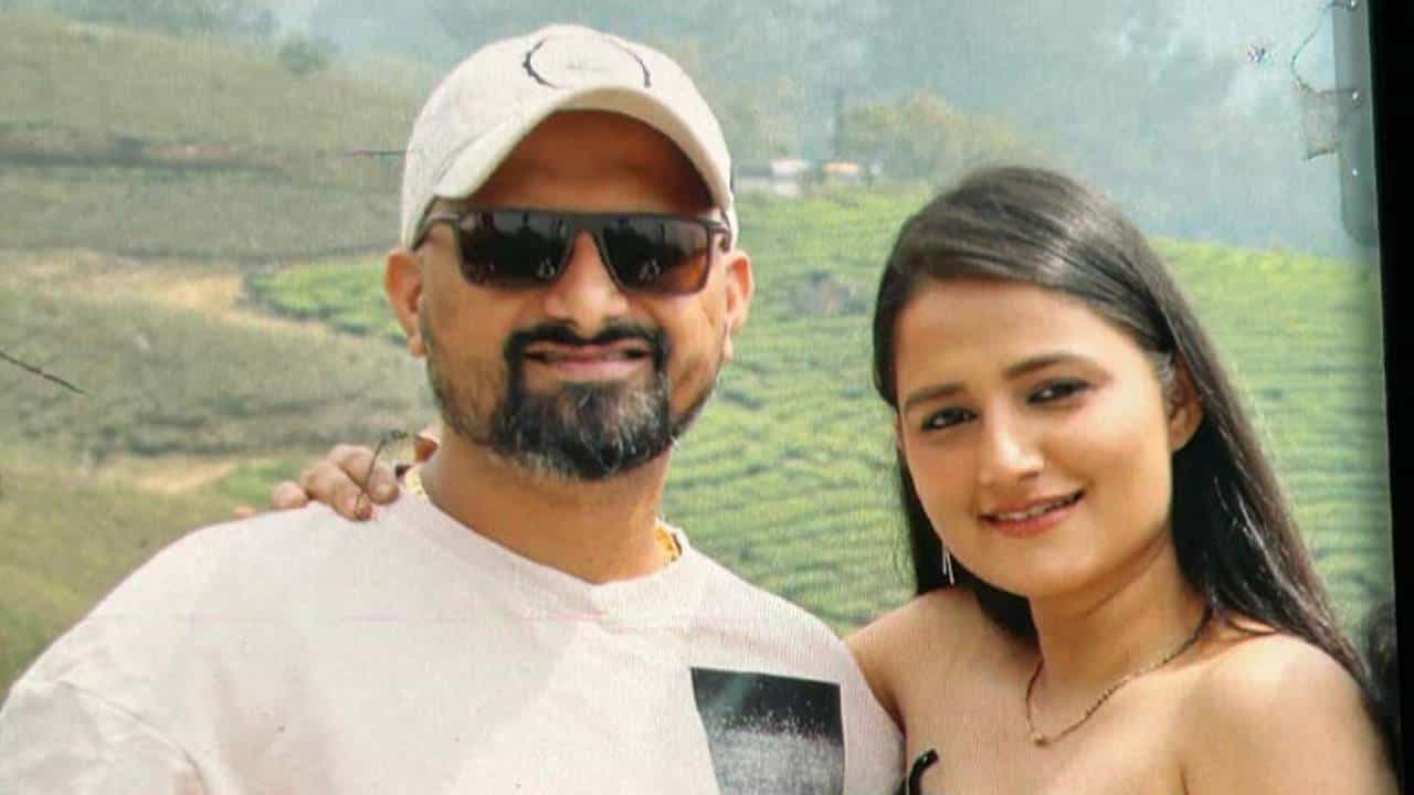 ಗೌರಿ ಹತ್ಯೆ ಕೇಸ್: ಹೆಂಡ್ತಿ ಕೊಂದು ಸೂಟ್ಕೇಸ್ಗೆ ತುಂಬಿದ್ದೇಕೆ ಪತಿ? ಆ ರಾತ್ರಿ ನಡೆದಿದ್ದೇನು? ಕೊಲೆಗೆ ಕಾರಣ ಬಹಿರಂಗ ಗೌರಿ ಹತ್ಯೆ ಕೇಸ್: ಹೆಂಡ್ತಿ ಕೊಂದು ಸೂಟ್ಕೇಸ್ಗೆ ತುಂಬಿದ್ದೇಕೆ ಪತಿ? ಆ ರಾತ್ರಿ ನಡೆದಿದ್ದೇನು? ಕೊಲೆಗೆ ಕಾರಣ ಬಹಿರಂಗ