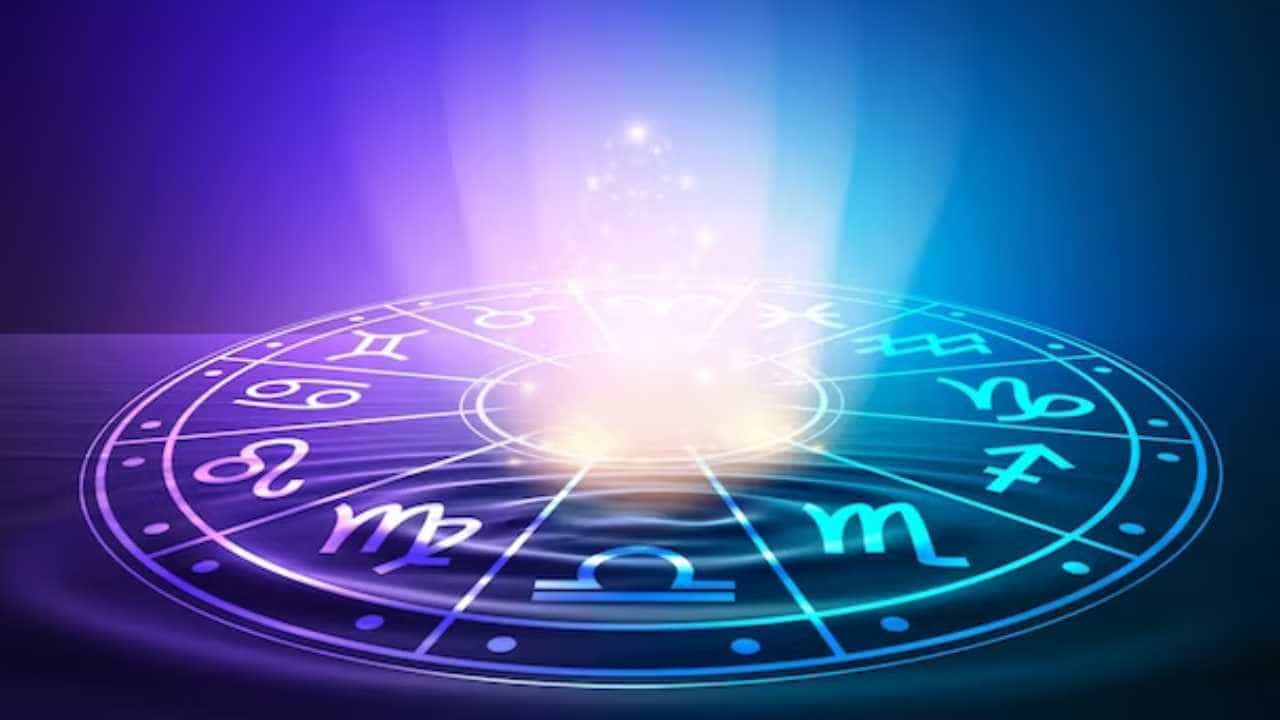 Horoscope Today 18 March: ಈ ರಾಶಿಯವರು ಸಂಗಾತಿಯ ಮನೋಭಿಲಾಷೆ ಪೂರ್ಣಗೊಳಿಸುವಿರಿ Horoscope Today 18 March: ಈ ರಾಶಿಯವರು ಸಂಗಾತಿಯ ಮನೋಭಿಲಾಷೆ ಪೂರ್ಣಗೊಳಿಸುವಿರಿ